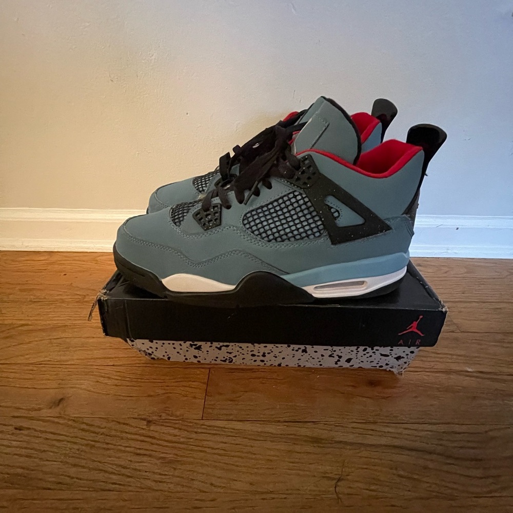 Air jordan 4 travis Scott